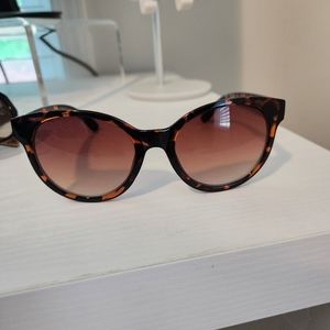 Oscar de la Renta Sunglasses